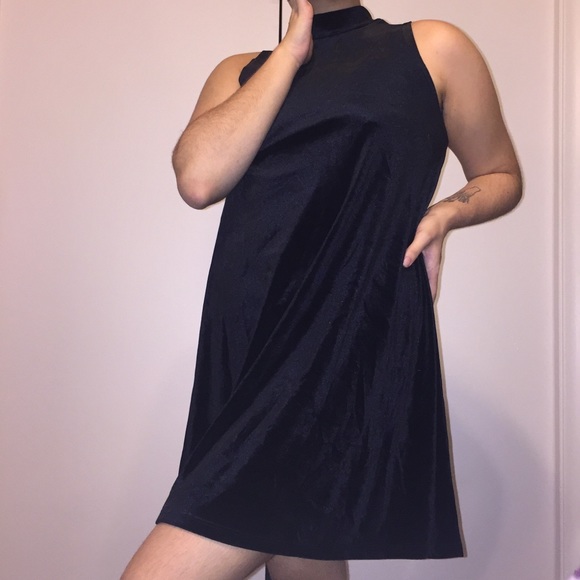 BLACK VELVET TURTLENECK DRESS - Picture 3 of 4